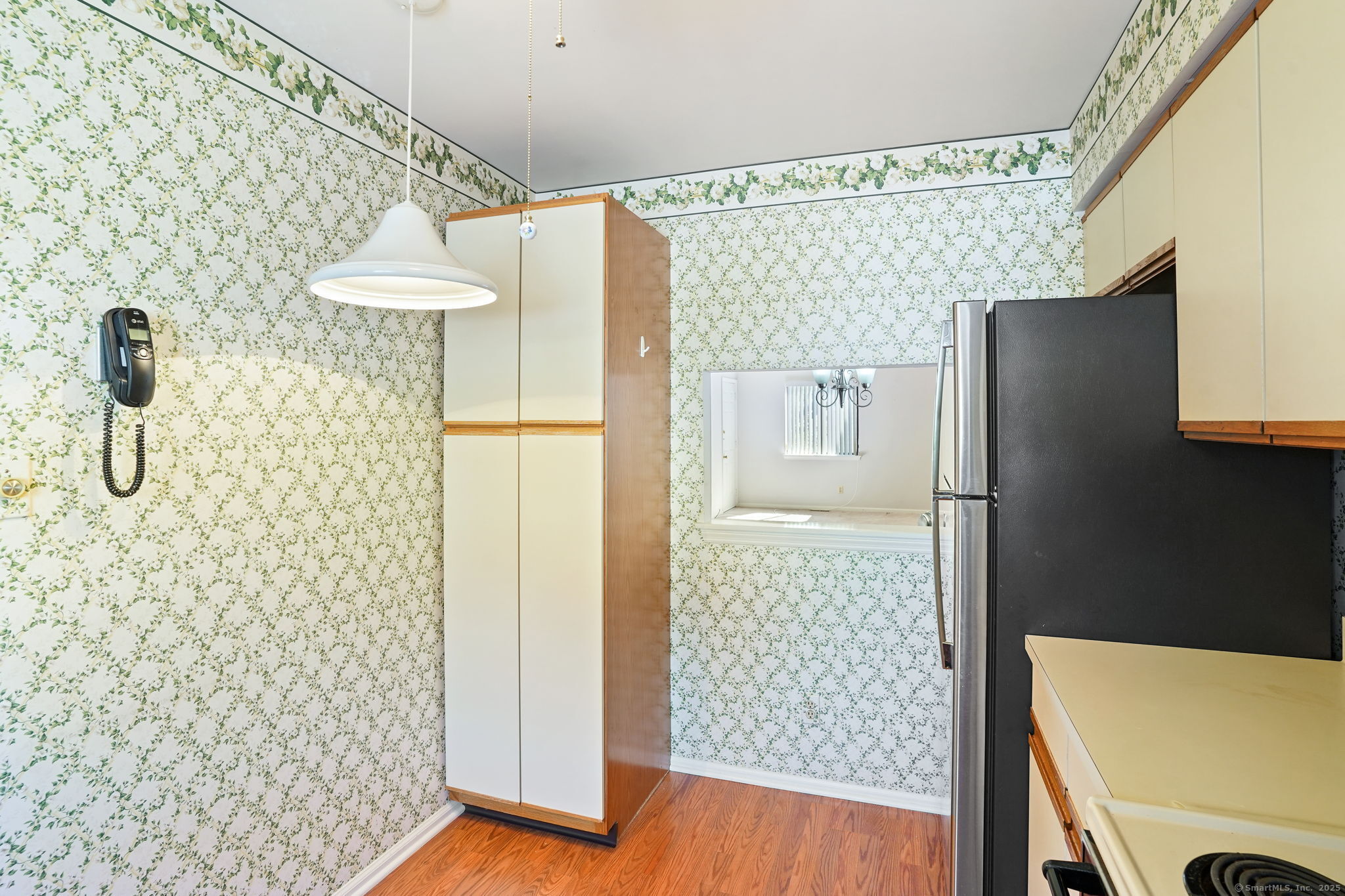 81 Lance Circle, Unit 81 Bridgeport, CT 06606 - Photo 2 of 24 a bathroom with a shower