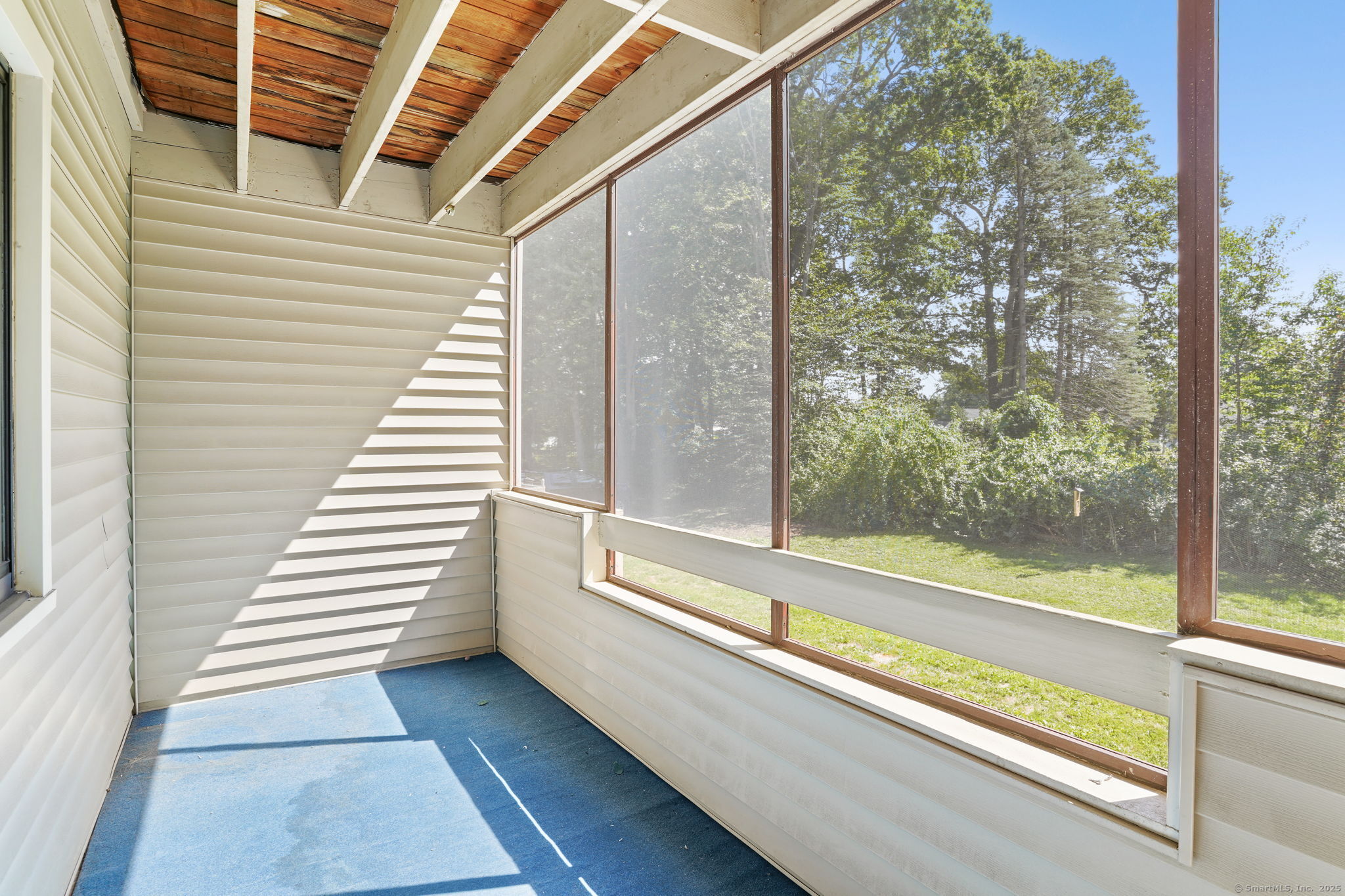 81 Lance Circle, Unit 81 Bridgeport, CT 06606 - Photo 9 of 24 a view of a balcony with stairs and white walls
