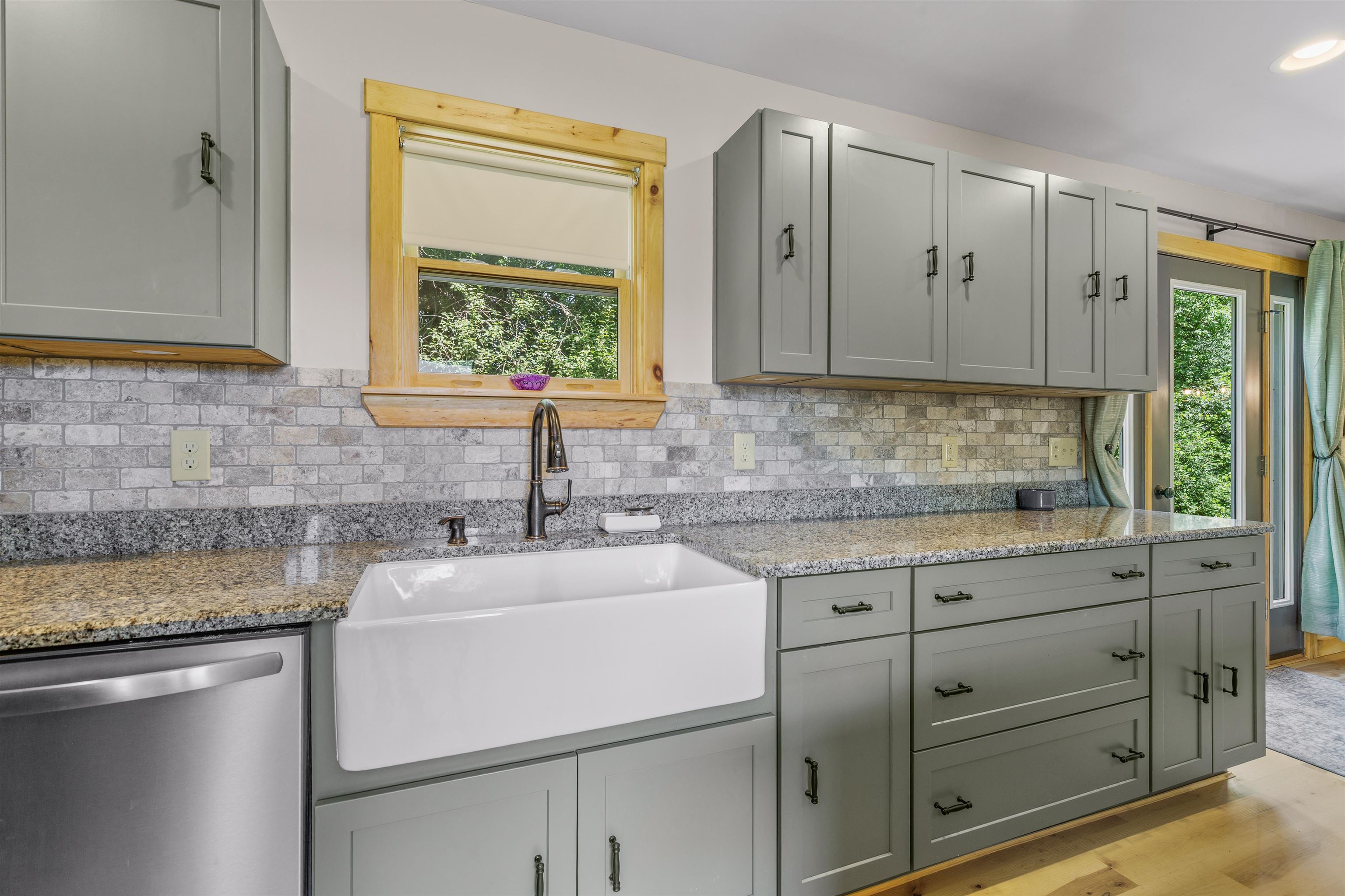 1662 Latham Road Thetford, VT 05043 - Photo 11 of 60