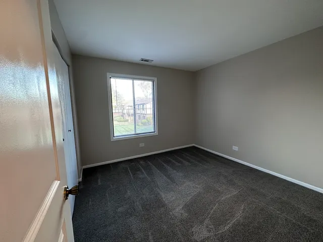 $189,000 | 221 Uteg Street, Unit G, Crystal Lake, IL 60014