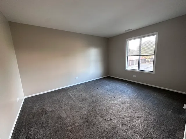 $189,000 | 221 Uteg Street, Unit G, Crystal Lake, IL 60014