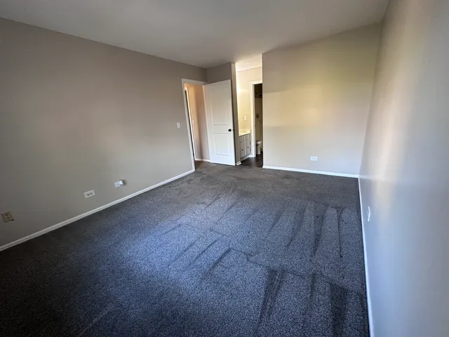 $189,000 | 221 Uteg Street, Unit G, Crystal Lake, IL 60014