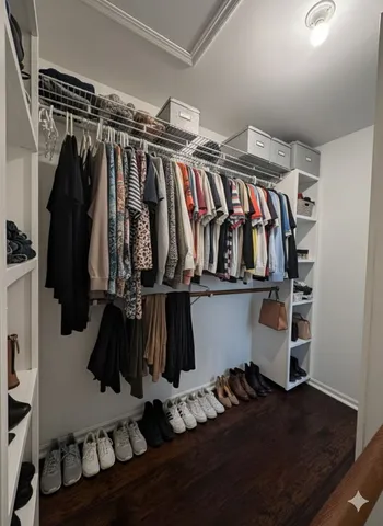 $189,000 | 221 Uteg Street, Unit G, Crystal Lake, IL 60014