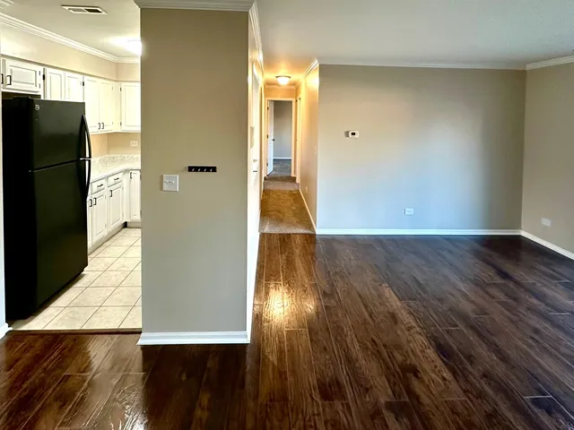 $189,000 | 221 Uteg Street, Unit G, Crystal Lake, IL 60014