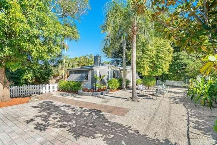 11 Southwest 4th Street Delray Beach, FL 33444 - Photo 22 of 27 a view of a park with plants and trees