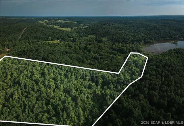 $144,330 | 4 State Road, Edwards, MO 65326