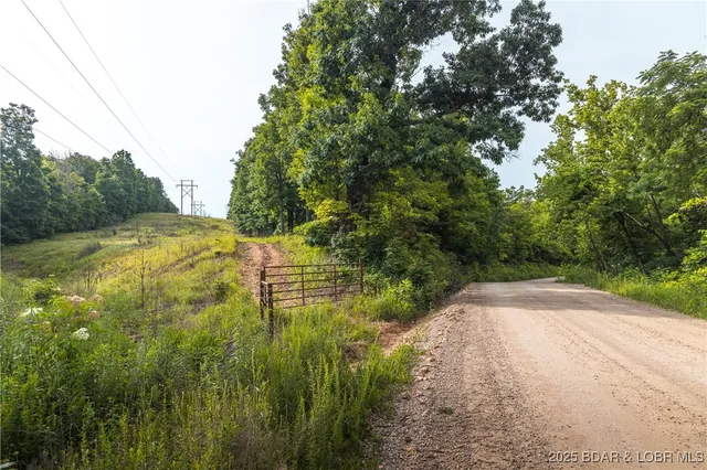 $144,330 | 4 State Road, Edwards, MO 65326