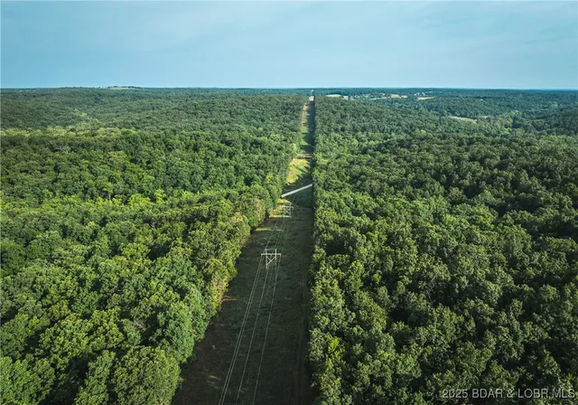 $144,330 | 4 State Road, Edwards, MO 65326