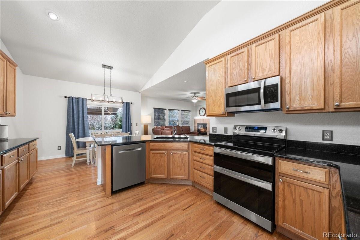 2730 River View Drive Broomfield, CO 80023 - Photo 6 of 48