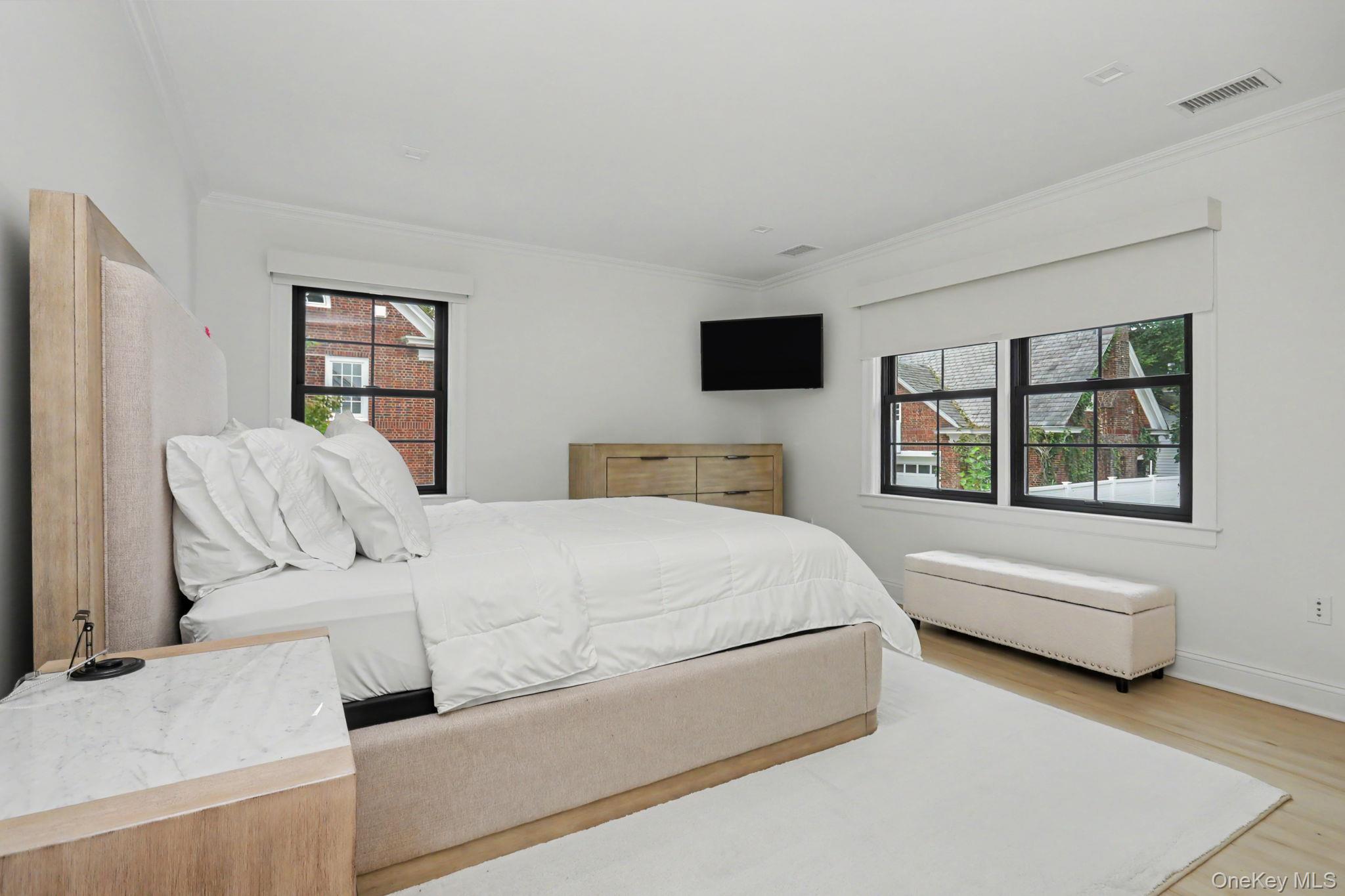 333 Lyncroft Road New Rochelle, NY 10804 - Photo 31 of 44 Bedroom 3