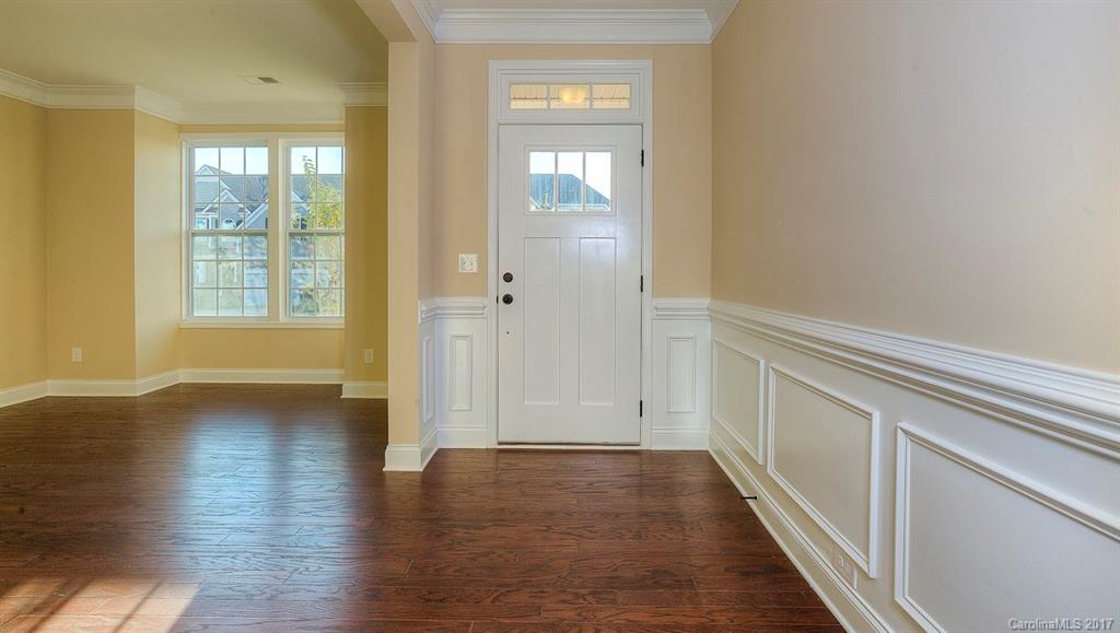 9412 Inverness Bay Road, Unit L104 Charlotte, NC 28278 - Photo 2 of 24 Gallery Image 2