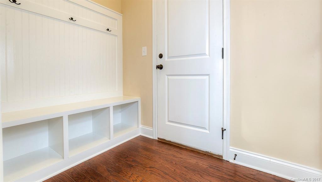 9412 Inverness Bay Road, Unit L104 Charlotte, NC 28278 - Photo 13 of 24 Gallery Image 13