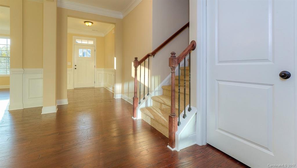 9412 Inverness Bay Road, Unit L104 Charlotte, NC 28278 - Photo 3 of 24 Gallery Image 3