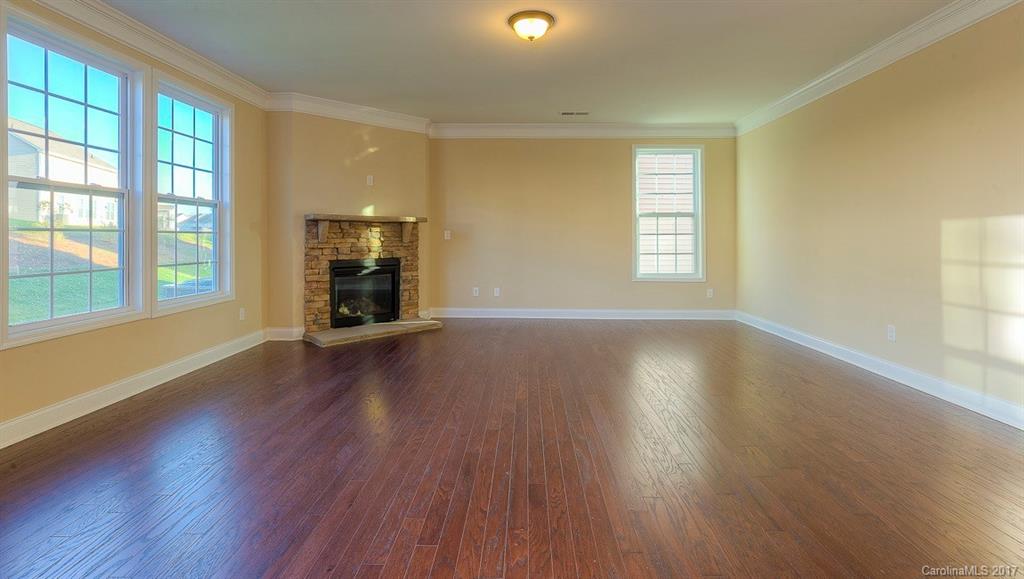 9412 Inverness Bay Road, Unit L104 Charlotte, NC 28278 - Photo 7 of 24 Gallery Image 7