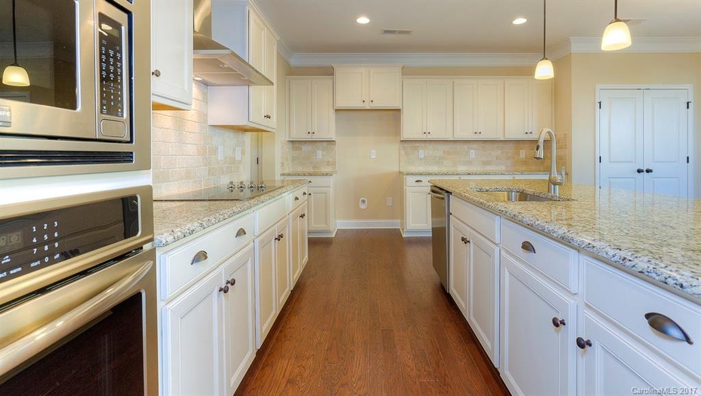 9412 Inverness Bay Road, Unit L104 Charlotte, NC 28278 - Photo 10 of 24 Gallery Image 10