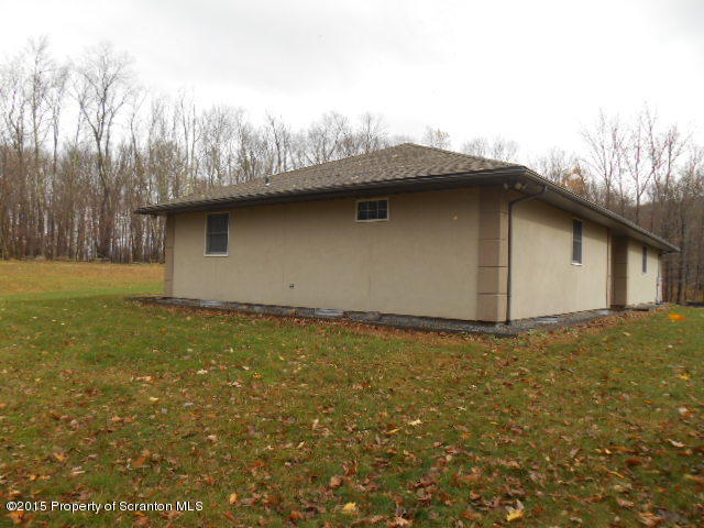 446 Overlook Road Carbondale, PA 18407 - Photo 13 of 16 Gallery Image 13