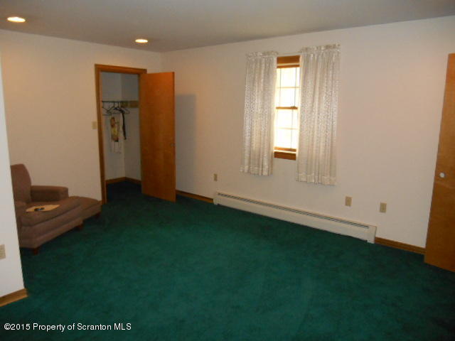 446 Overlook Road Carbondale, PA 18407 - Photo 5 of 16 Gallery Image 5