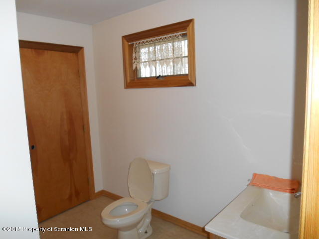 446 Overlook Road Carbondale, PA 18407 - Photo 6 of 16 Gallery Image 6