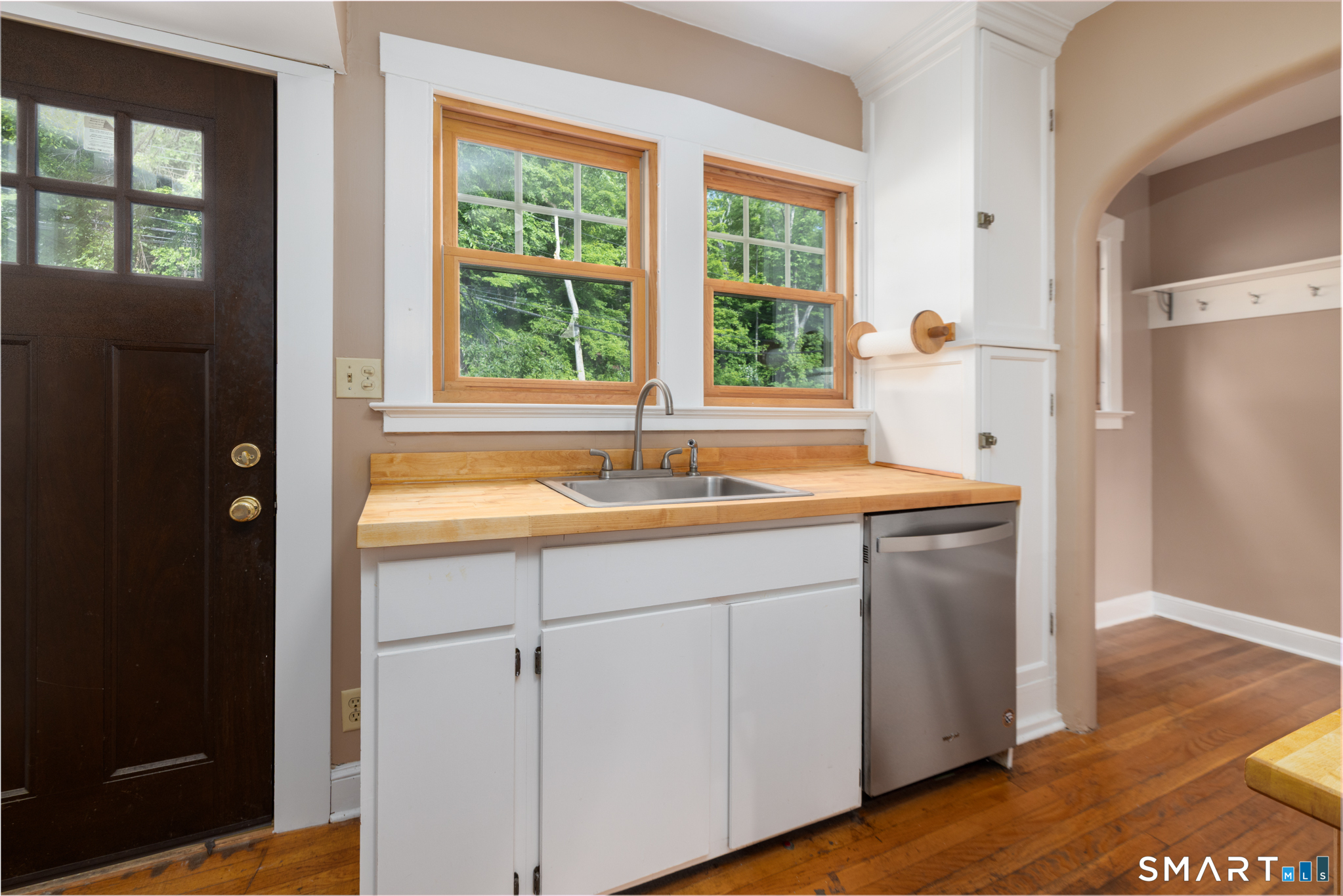 127 Roger Road New Haven, CT 06515 - Photo 19 of 40