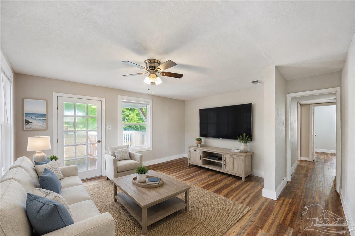 671 Georgia Street Crestview, FL 32536 - Photo 4 of 17