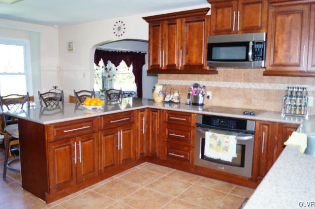 5514 St Peters Road Emmaus, PA 18049 - Photo 2 of 20 Gallery Image 2