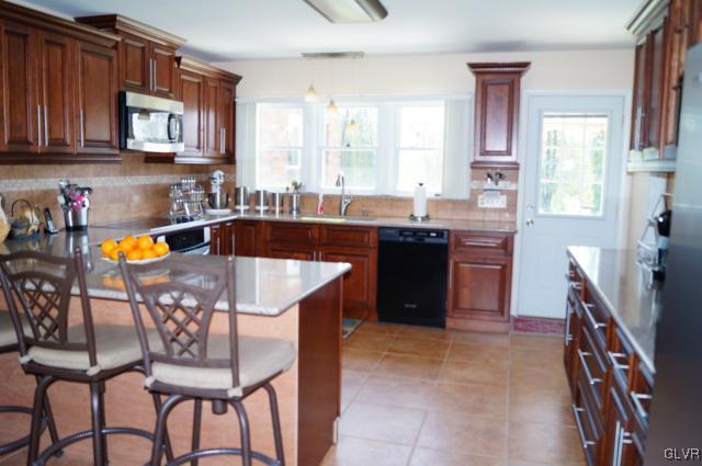 5514 St Peters Road Emmaus, PA 18049 - Photo 3 of 20 Gallery Image 3