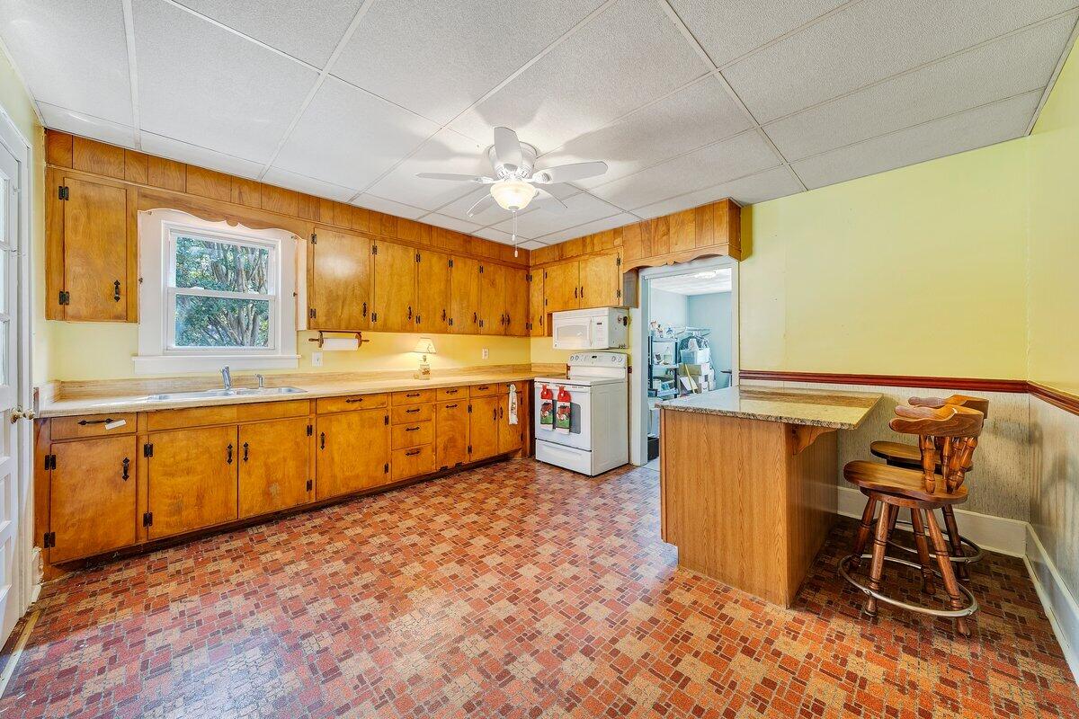 187 W Road Blue Ridge, VA 24064 - Photo 5 of 31 MIB02199