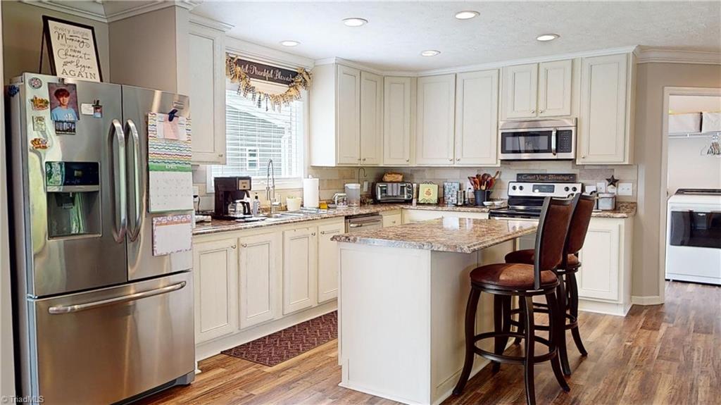 118 Ridgeview Drive Mount Airy, NC 27030 - Photo 11 of 31 Gallery Image 11