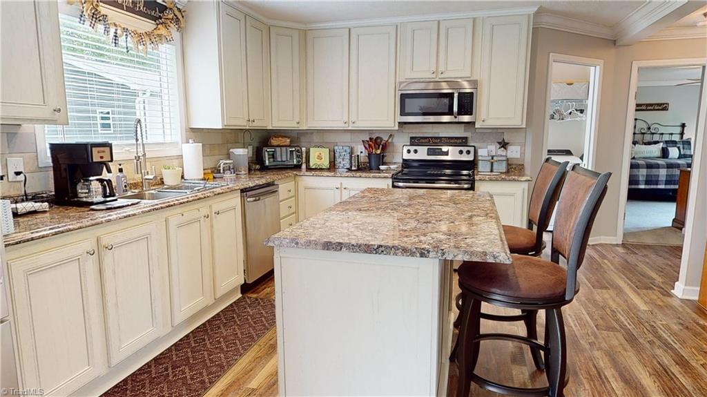 118 Ridgeview Drive Mount Airy, NC 27030 - Photo 12 of 31 Gallery Image 12