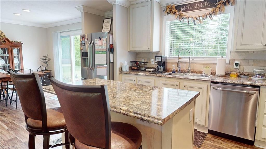 118 Ridgeview Drive Mount Airy, NC 27030 - Photo 14 of 31 Gallery Image 14