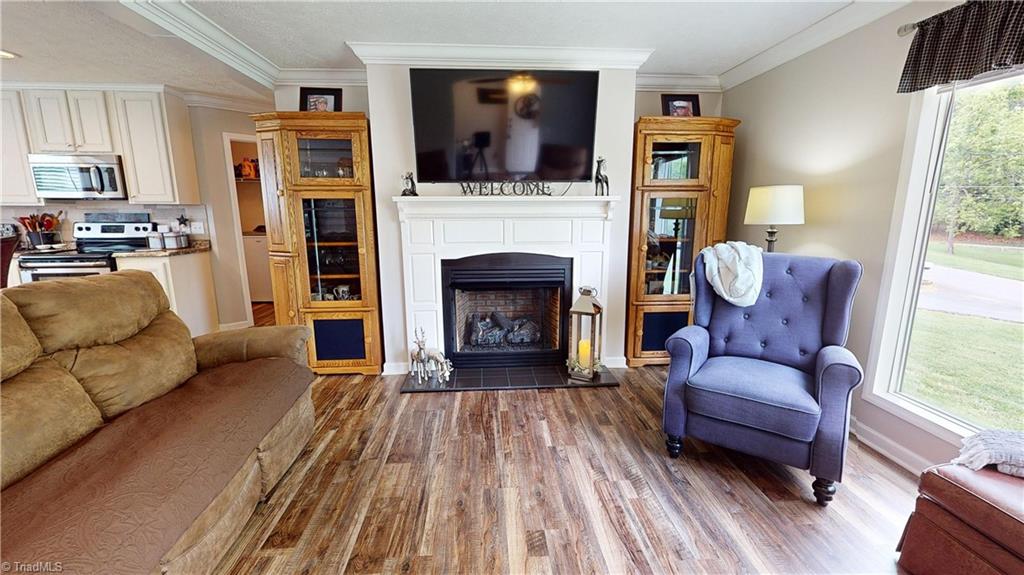 118 Ridgeview Drive Mount Airy, NC 27030 - Photo 4 of 31 Gallery Image 4