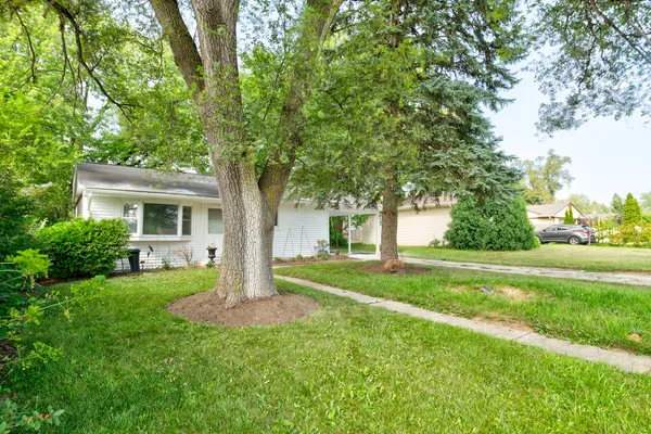$279,900 | 112 Green Lane, Carpentersville, IL 60110