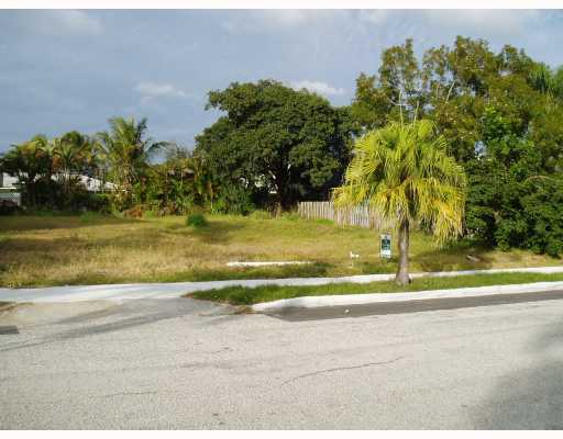 219 Almeria Road West Palm Beach, FL 33405 - Photo 3 of 4 Additional Photo