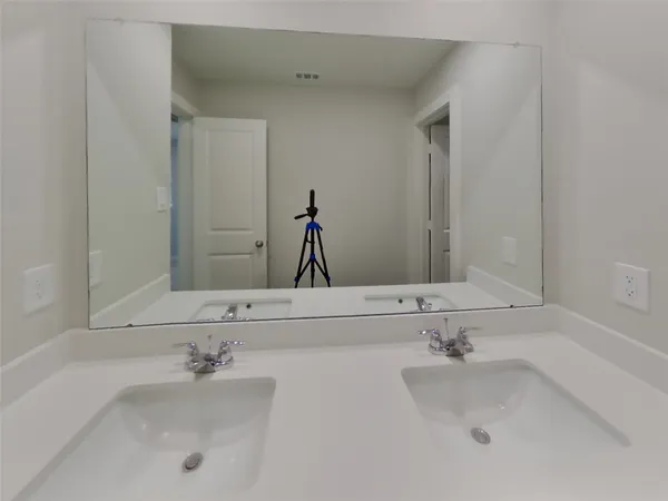 $2,179 | 9835 Willow Creek, Unit 111, Tomball, TX 77375