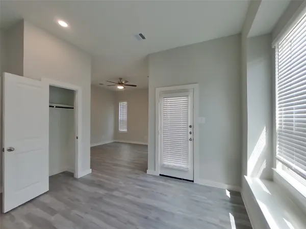 $2,159 | 9835 Willow Creek, Unit 111, Tomball, TX 77375