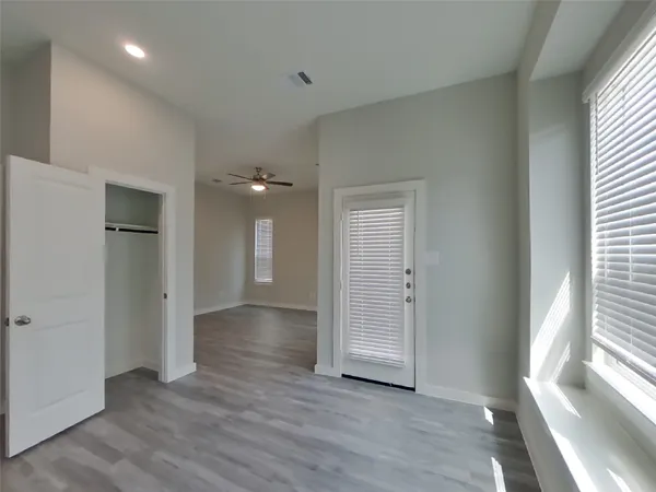 $2,179 | 9835 Willow Creek, Unit 111, Tomball, TX 77375