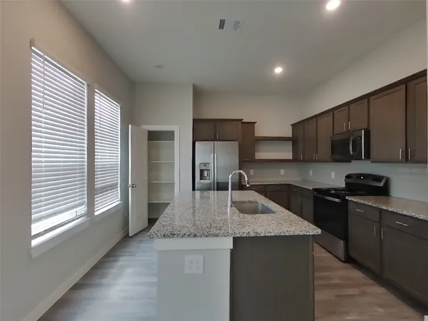 $2,159 | 9835 Willow Creek, Unit 111, Tomball, TX 77375