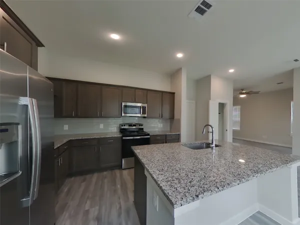 $2,179 | 9835 Willow Creek, Unit 111, Tomball, TX 77375