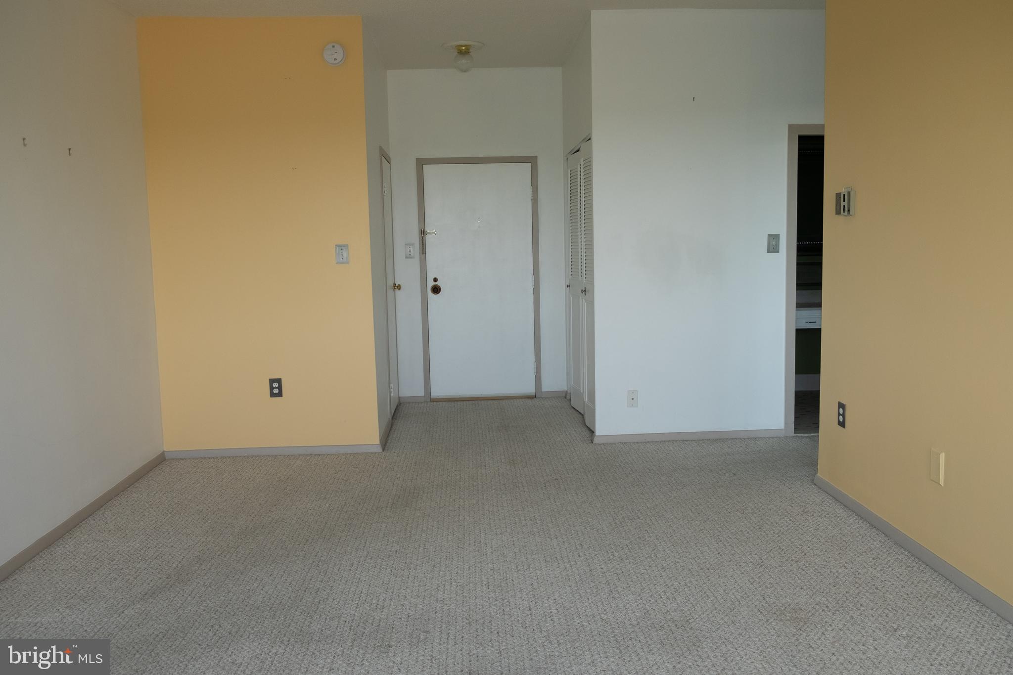 4401 Roland Avenue, Unit 601 Baltimore, MD 21210 - Photo 14 of 22 Foyer with two closets