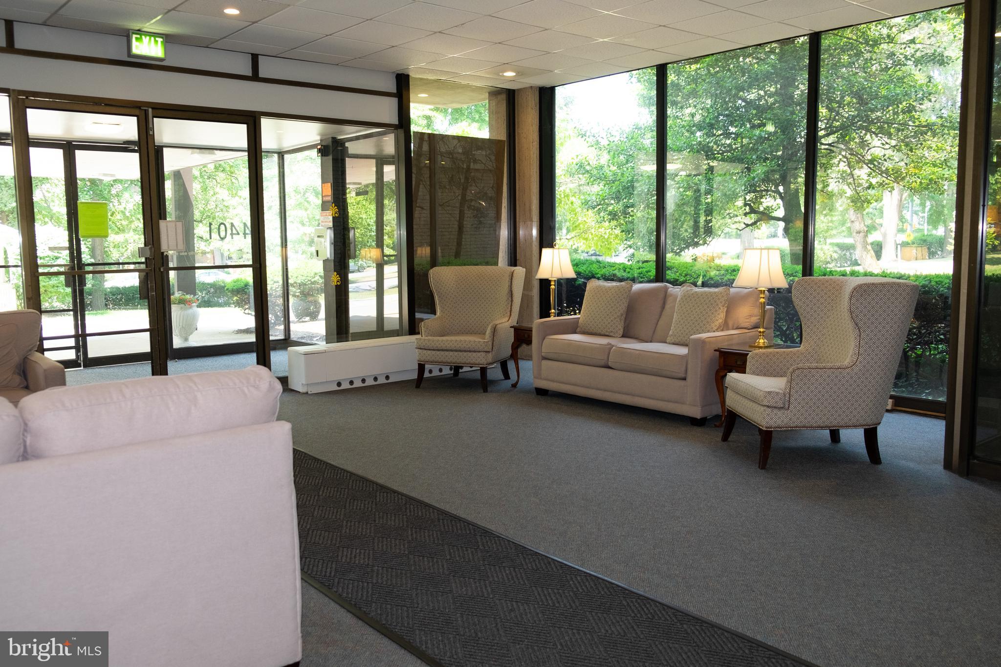 4401 Roland Avenue, Unit 601 Baltimore, MD 21210 - Photo 16 of 22 Lobby entry