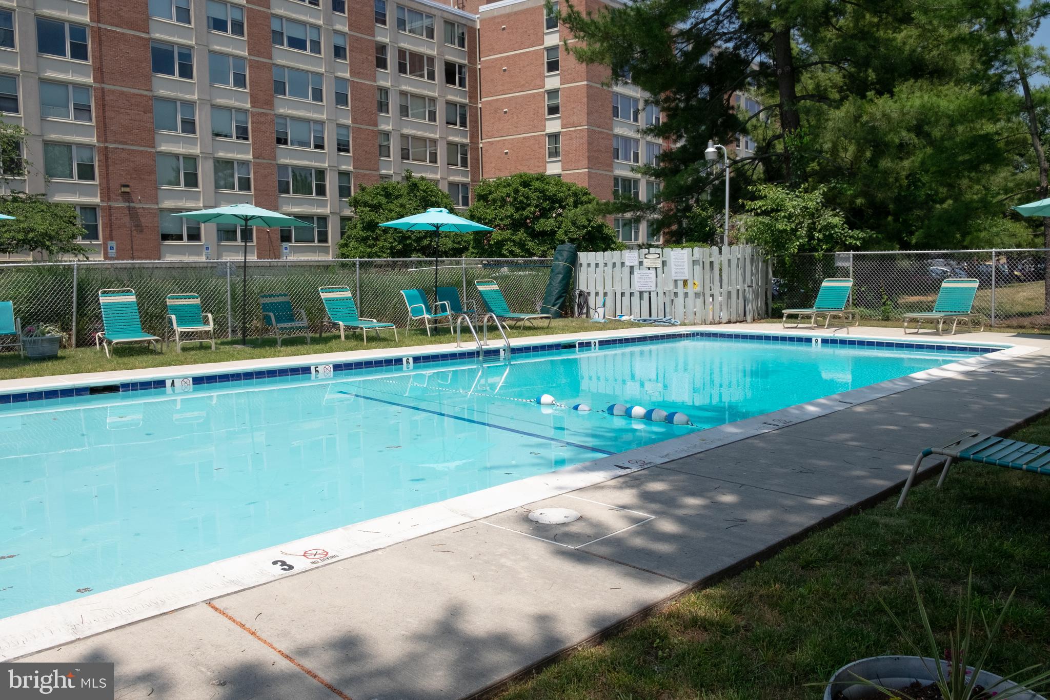 4401 Roland Avenue, Unit 601 Baltimore, MD 21210 - Photo 19 of 22 Primed for summer enjoyment