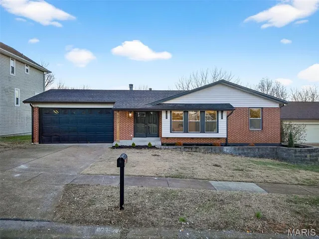 $409,900 | 6017 Wagon Mt Court, St. Louis, MO 63129