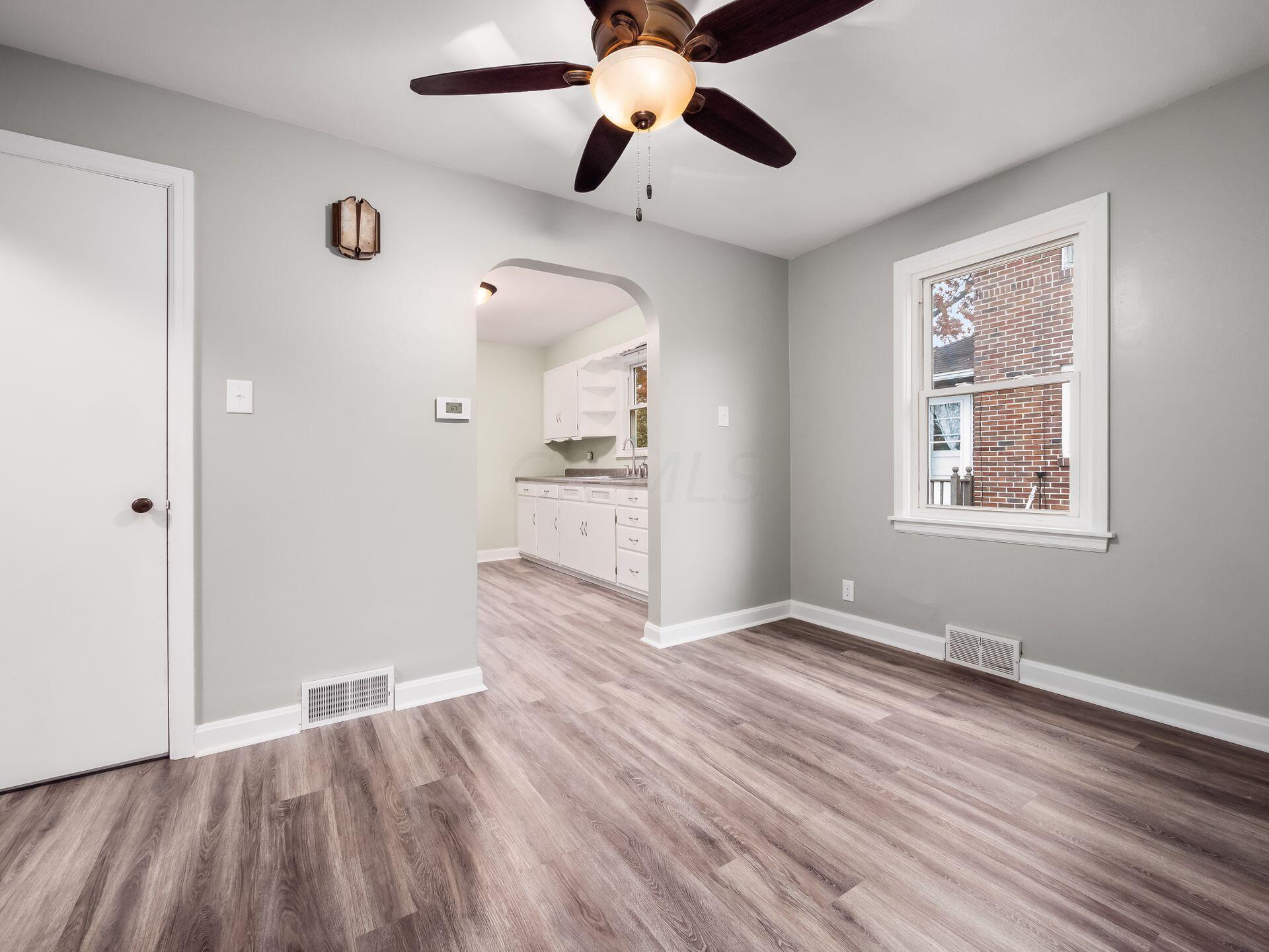 826 Sheridan Road Marion, OH 43302 - Photo 9 of 30 Dining Room