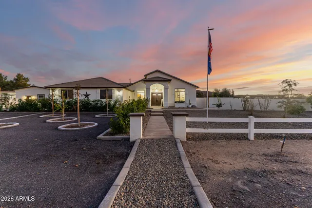 $1,800,000 | 2863 East Cedar Waxwing Drive, Gilbert, AZ 85298