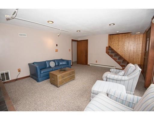 70 Dodge Road Sutton, MA 01590 - Photo 23 of 30 a living room with furniture
