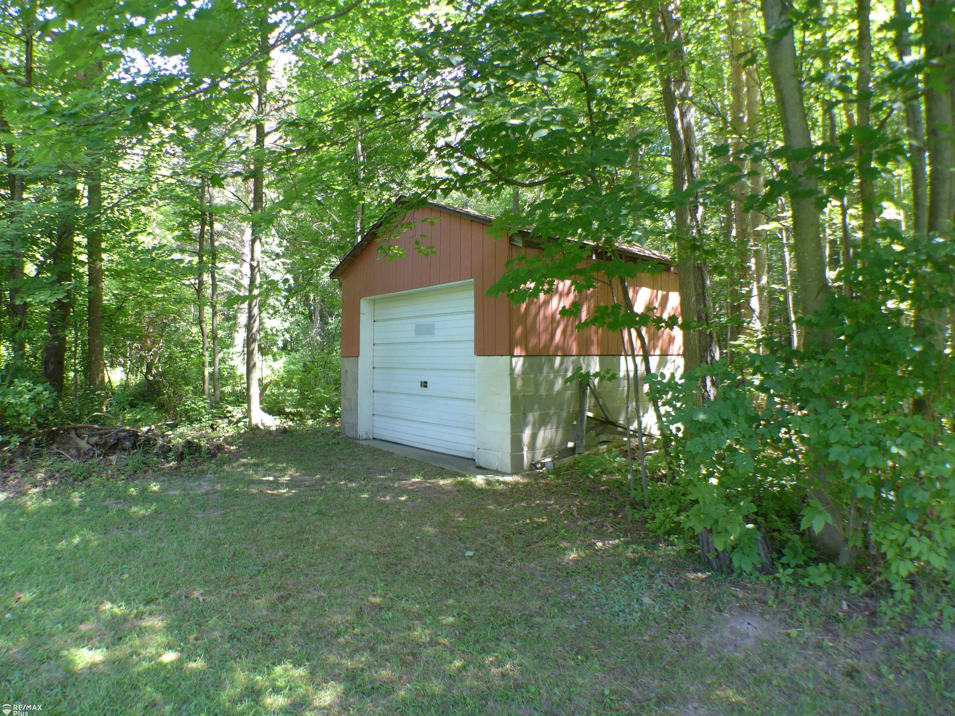 4696 Hanes Road Vassar, MI 48768 - Photo 25 of 32 50085829-24.JPG