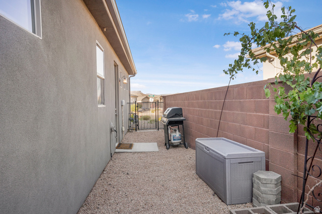 456 South Subway Hurricane, UT 84737 - Photo 22 of 46 Side Yard off Kitchen
