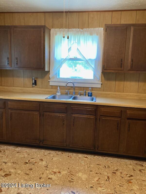 708 Shaffer Road Fairdale, KY 40118 - Photo 9 of 16 IMG_6771
