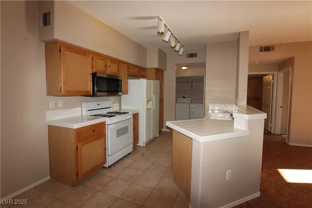 $1,450 | 2100 Black Island Street, Unit 102, Las Vegas, NV 89128
