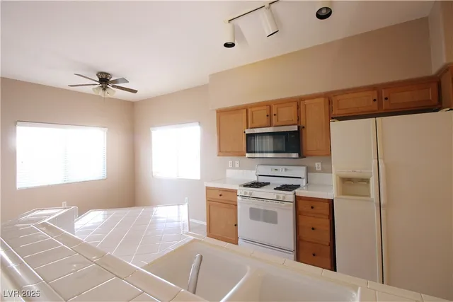 $1,450 | 2100 Black Island Street, Unit 102, Las Vegas, NV 89128